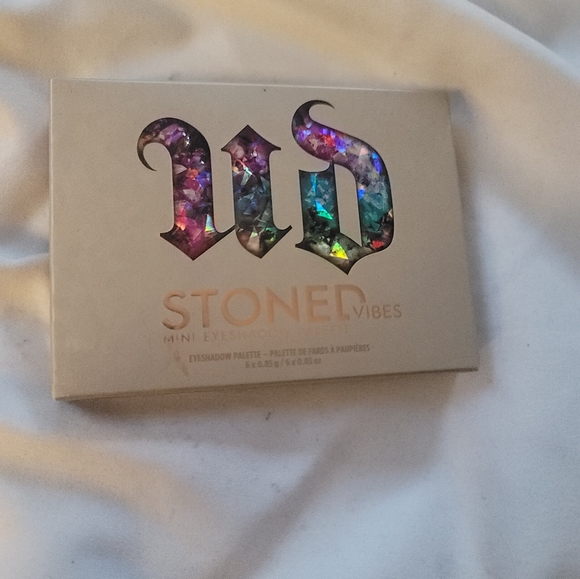 Urban Decay Mini Stoned Vibes Palatte - Picture 2 of 2